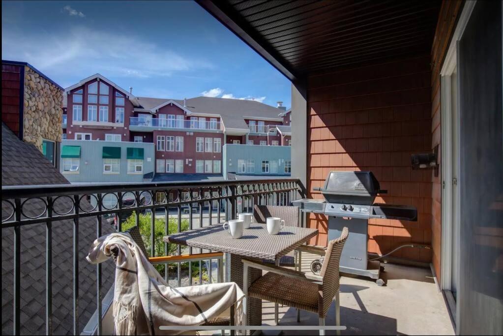 Cozy One Bedroom Condo With Indoor Pool And Hottub Canmore Ngoại thất bức ảnh
