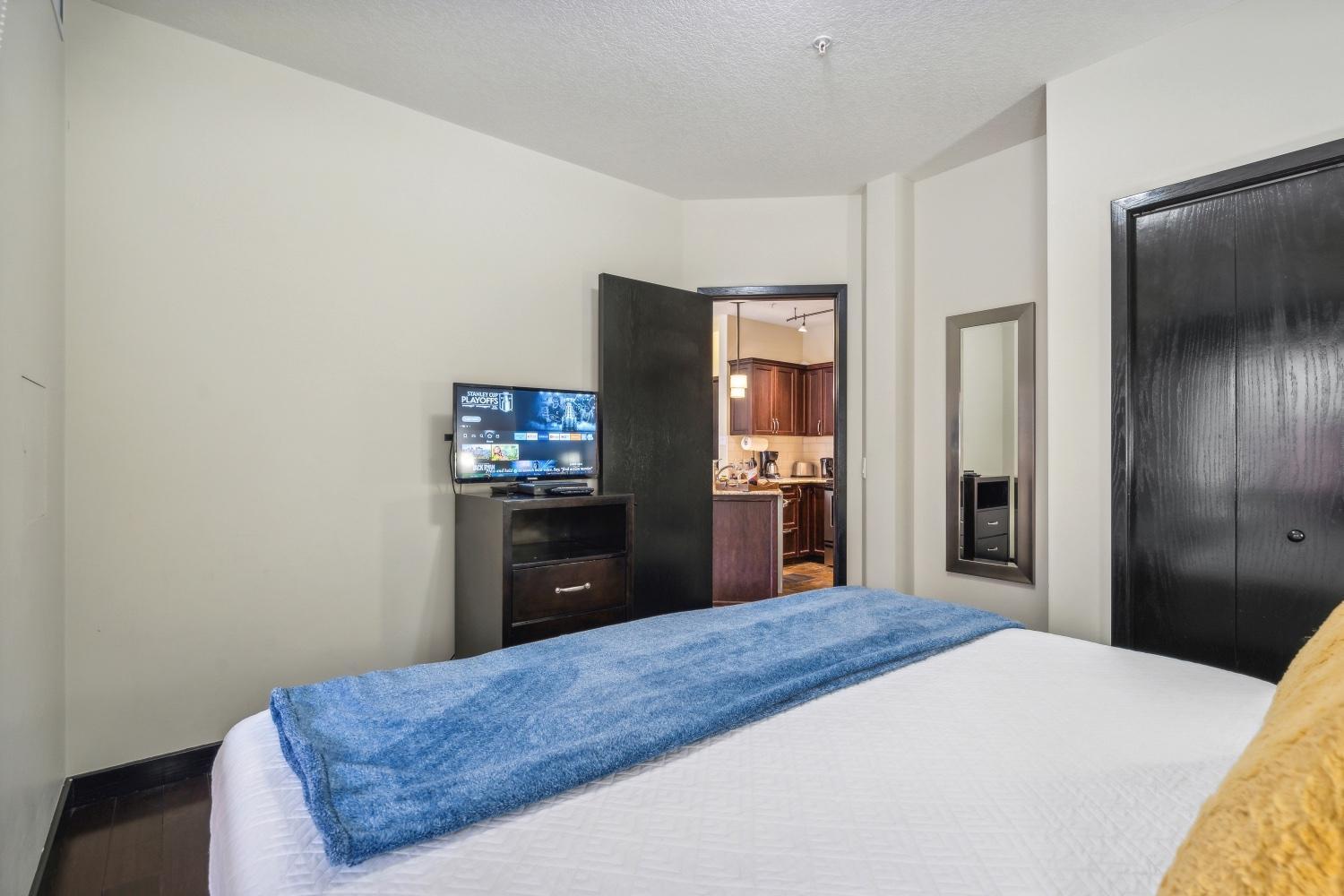Cozy One Bedroom Condo With Indoor Pool And Hottub Canmore Ngoại thất bức ảnh